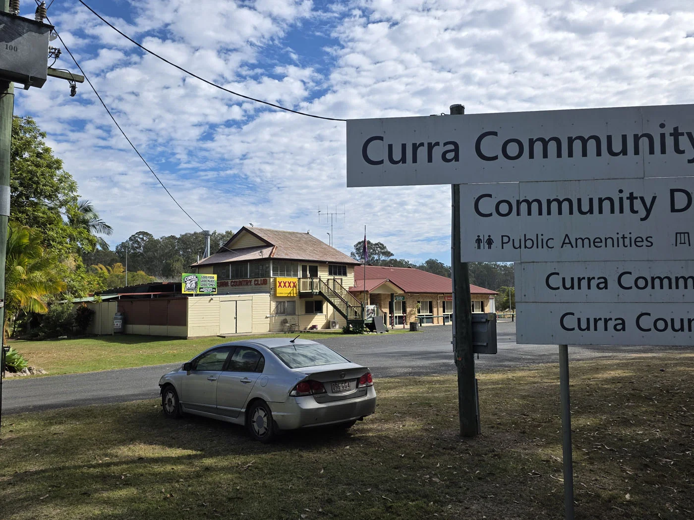 Wide view of the Curra Community Complex and surrounding grounds